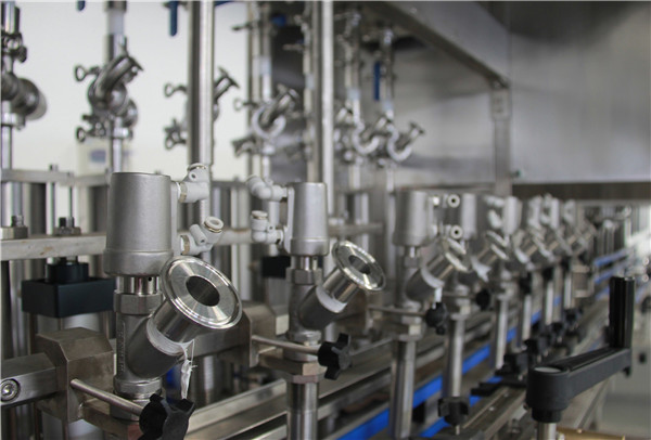 Mesin pengisian minyak botol berprestasi tinggi